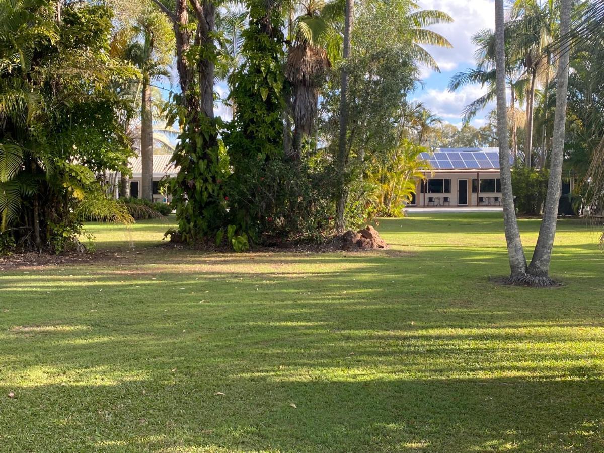 Tin Can Bay Motel Exterior photo