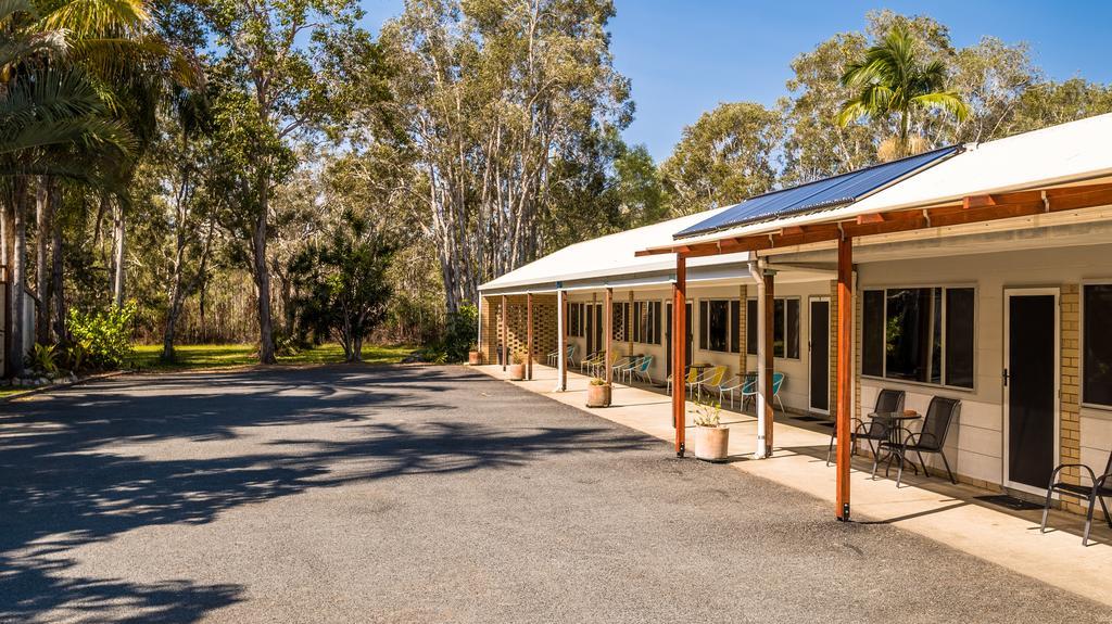 Tin Can Bay Motel Exterior photo