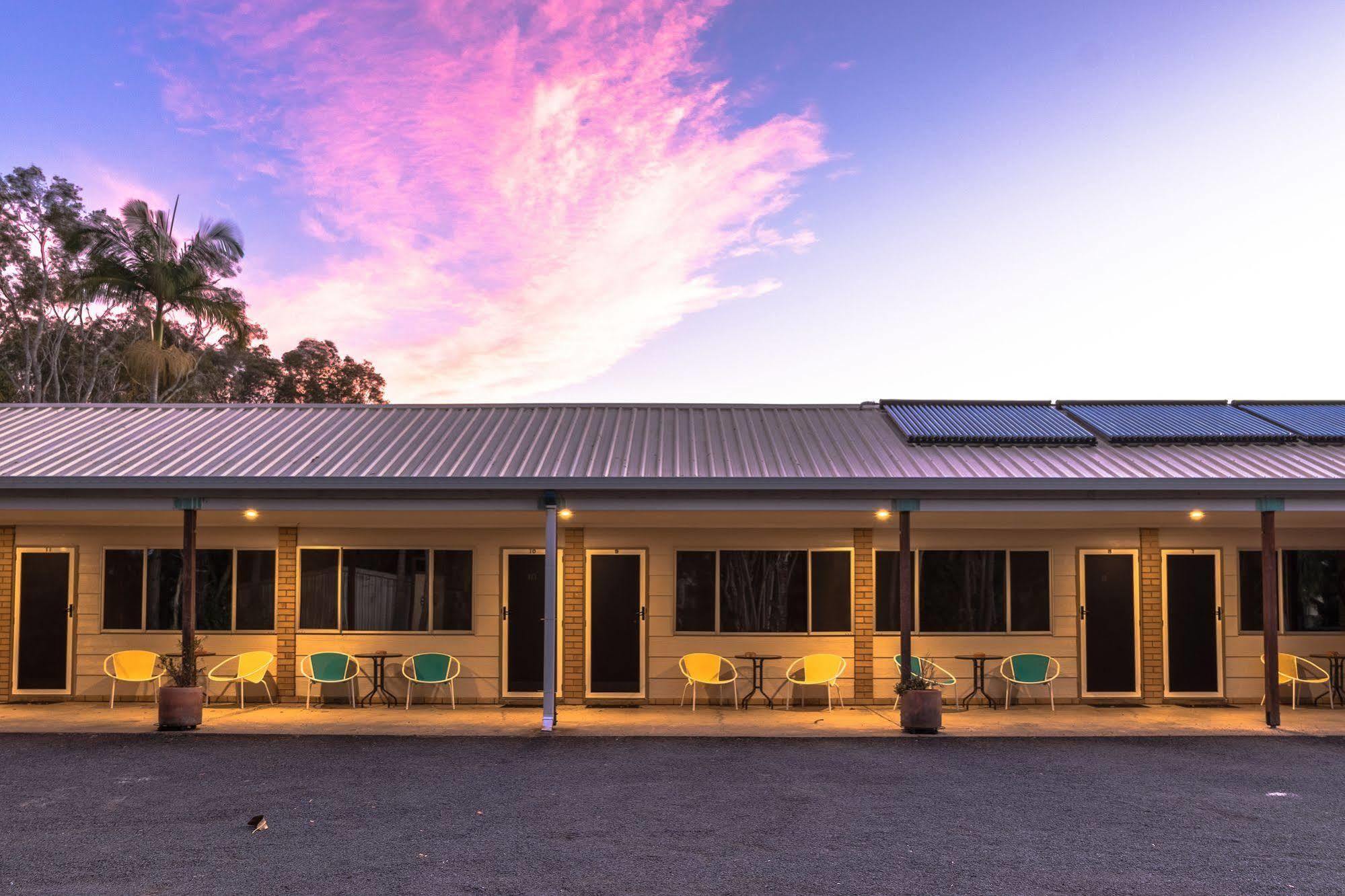 Tin Can Bay Motel Exterior photo