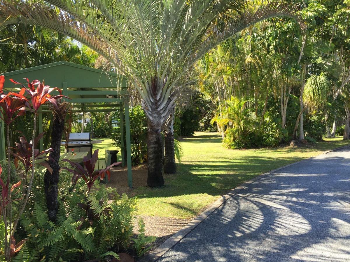 Tin Can Bay Motel Exterior photo